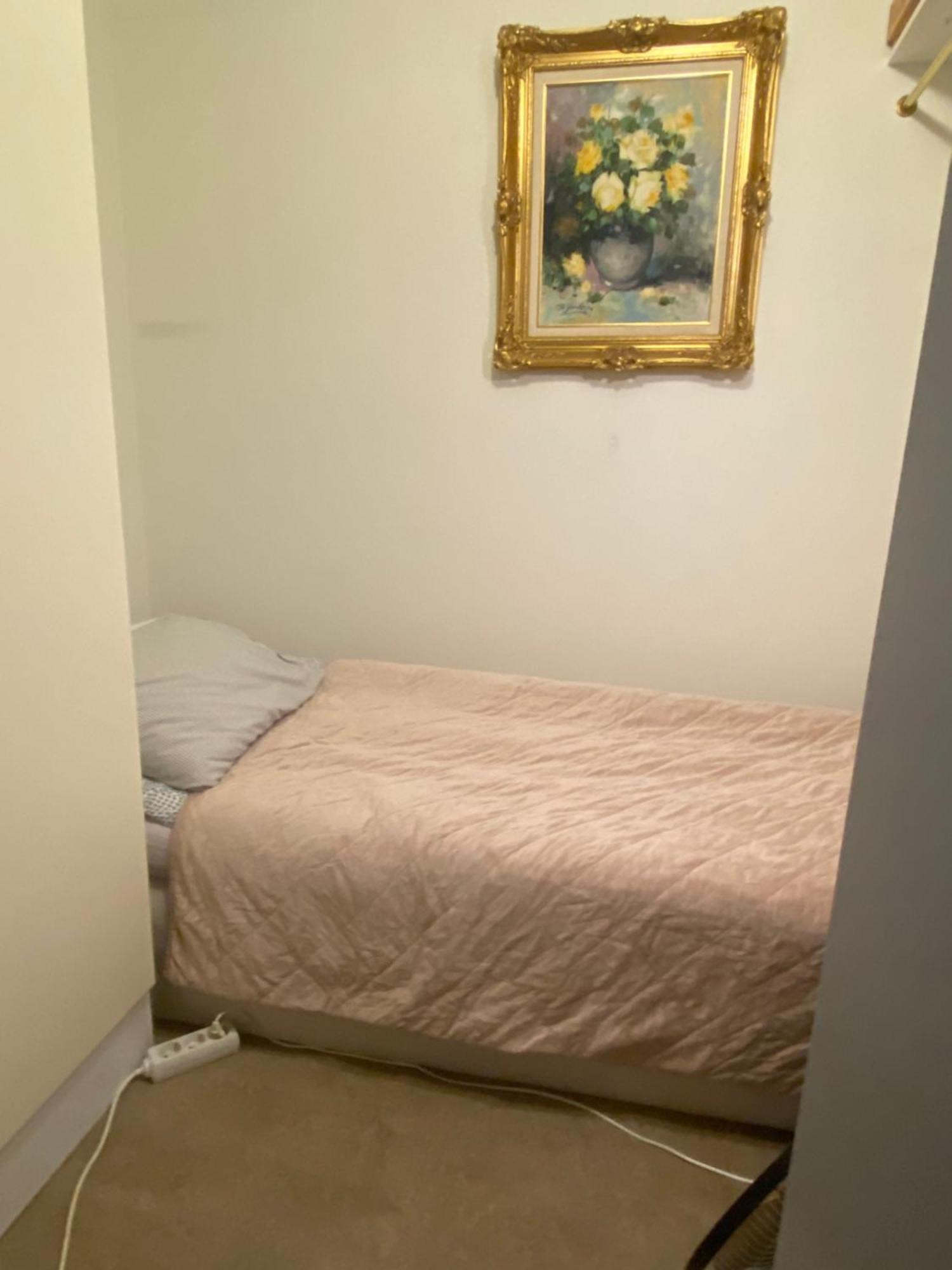 Central Cozy Accommodation, Single Room Or Bed In Dormroom Göteborg Exteriör bild